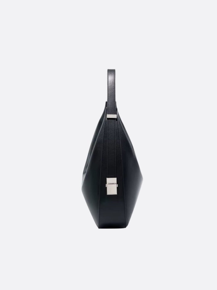 Large half-moon leather bag<br> Magna