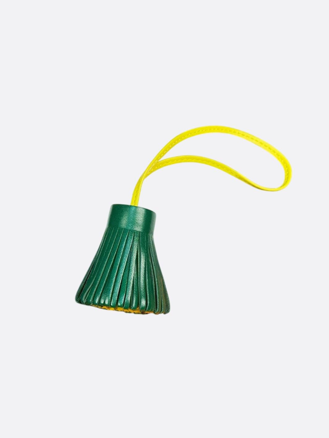 pompon cuir vert foncé et jaune