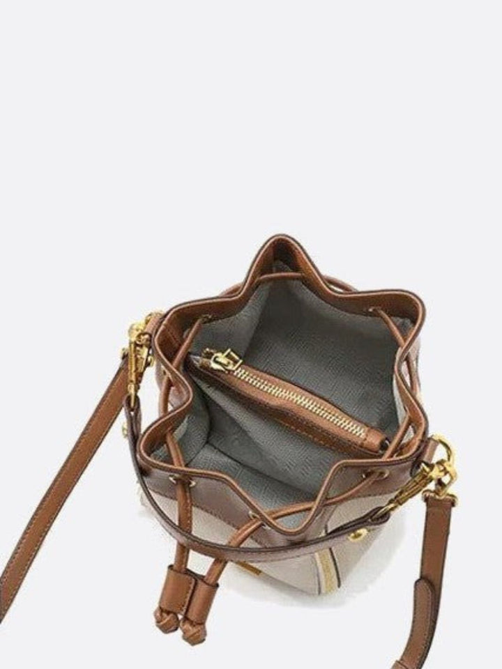 Leather bucket handbag<br> Selva