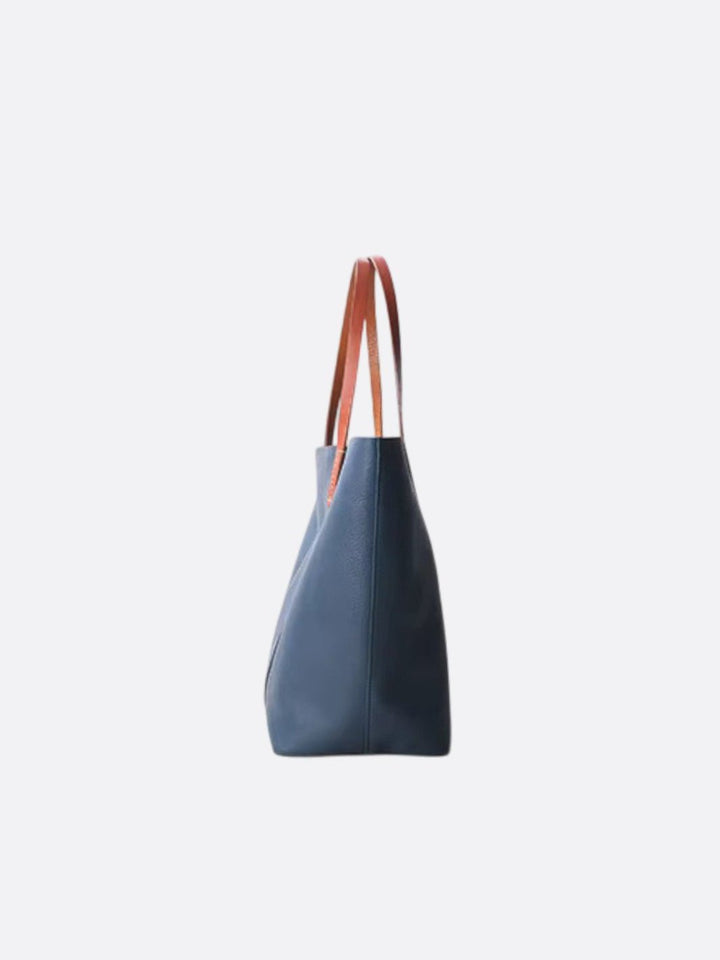 Navy blue leather tote bag<br> Pebble
