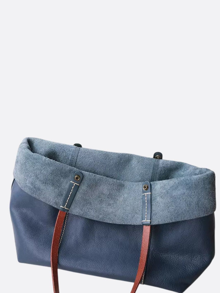 Navy blue leather tote bag<br> Pebble