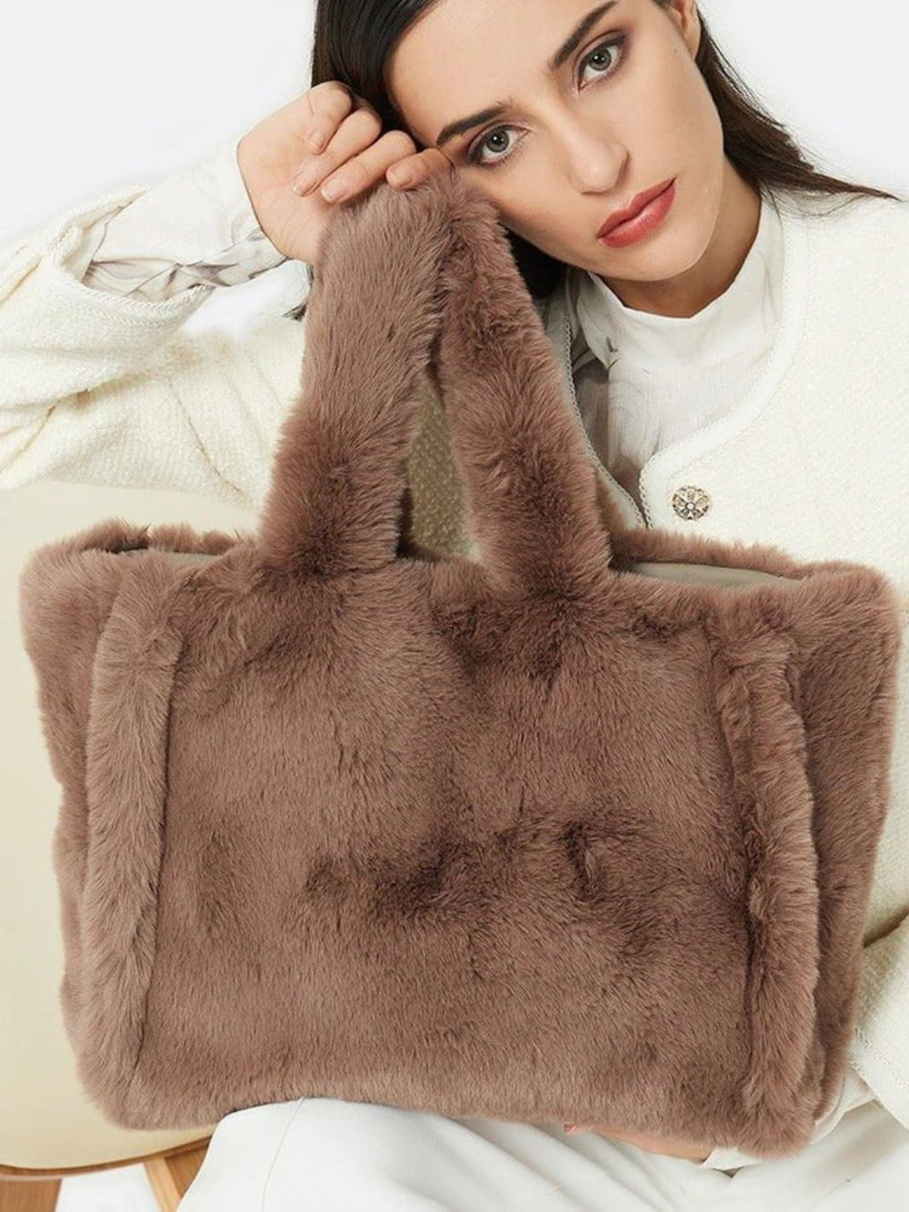 Sac cabas en fausse fourrure